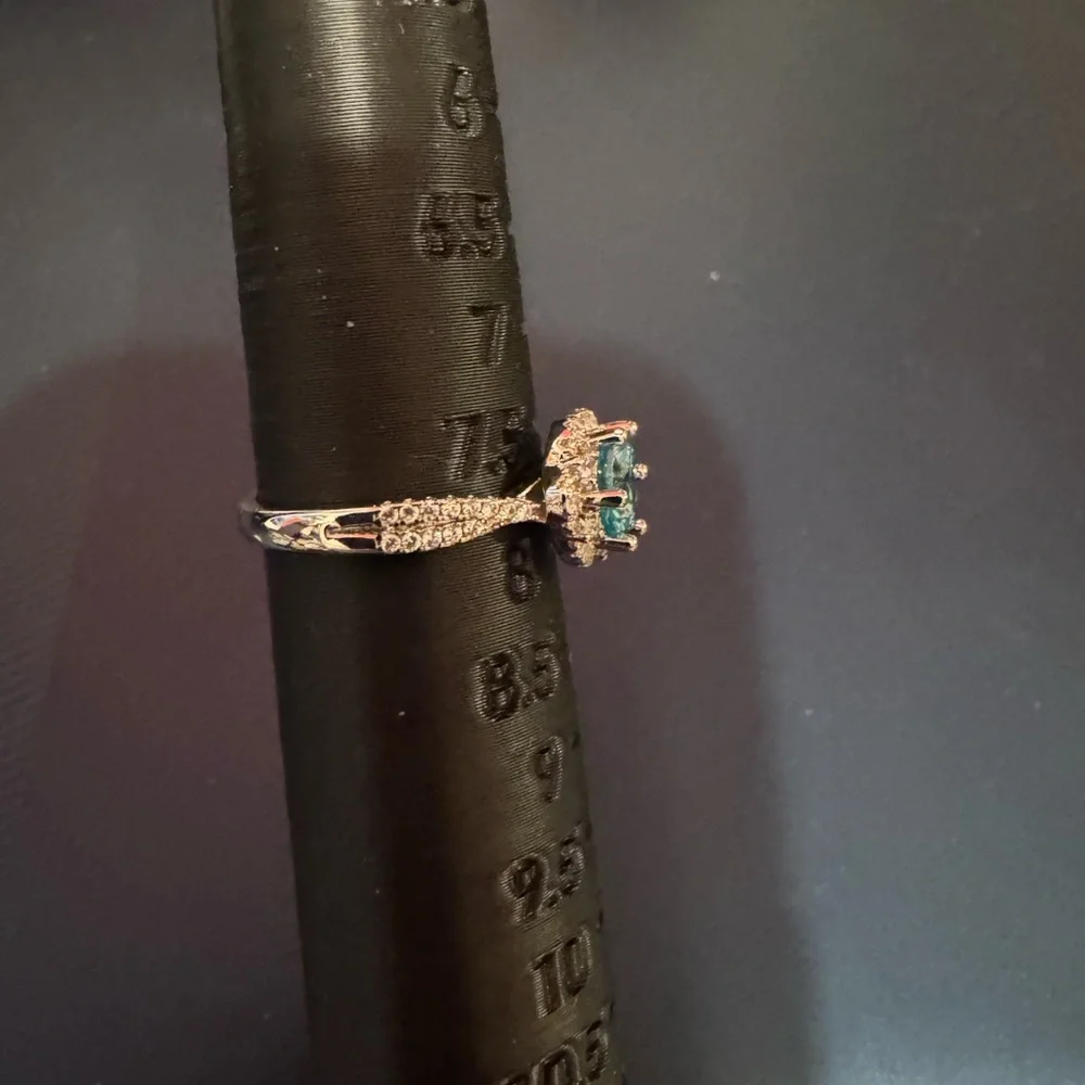 Elegant Silver and Blue Women's Ring Zircon